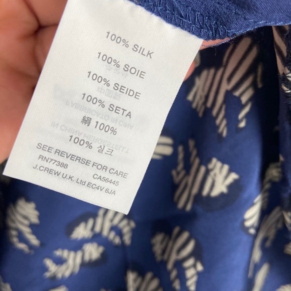 J. Crew Zebra Parade Classic 100 % Silk Blue Blouse size 2 - Picture 3 of 6